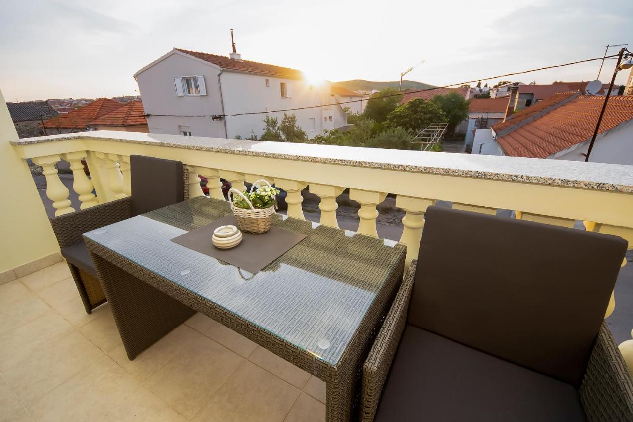 Apartments4You Vodice Esterno foto