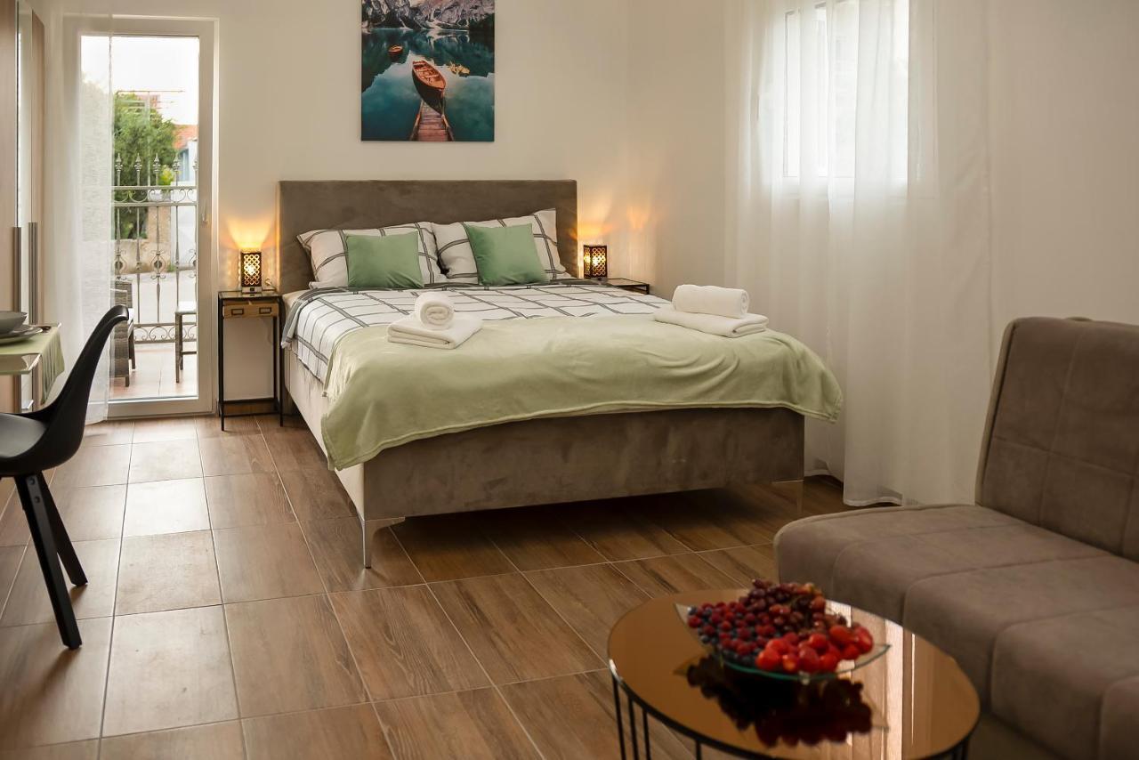Apartments4You Vodice Esterno foto