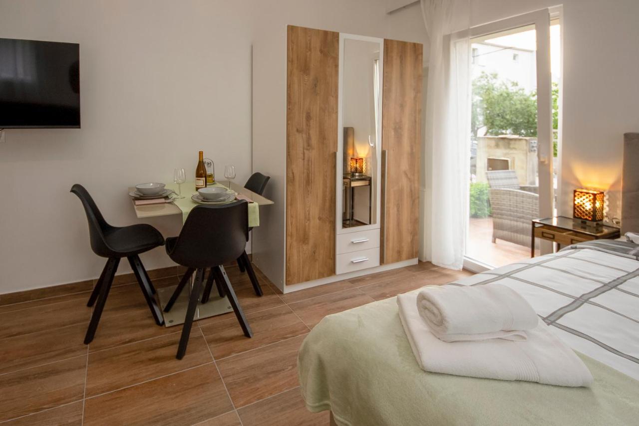 Apartments4You Vodice Esterno foto