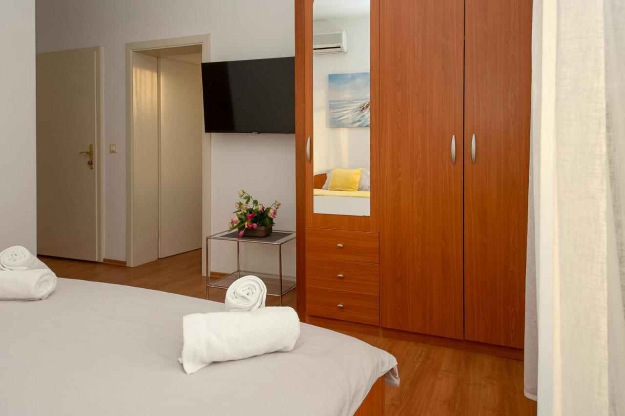 Apartments4You Vodice Esterno foto