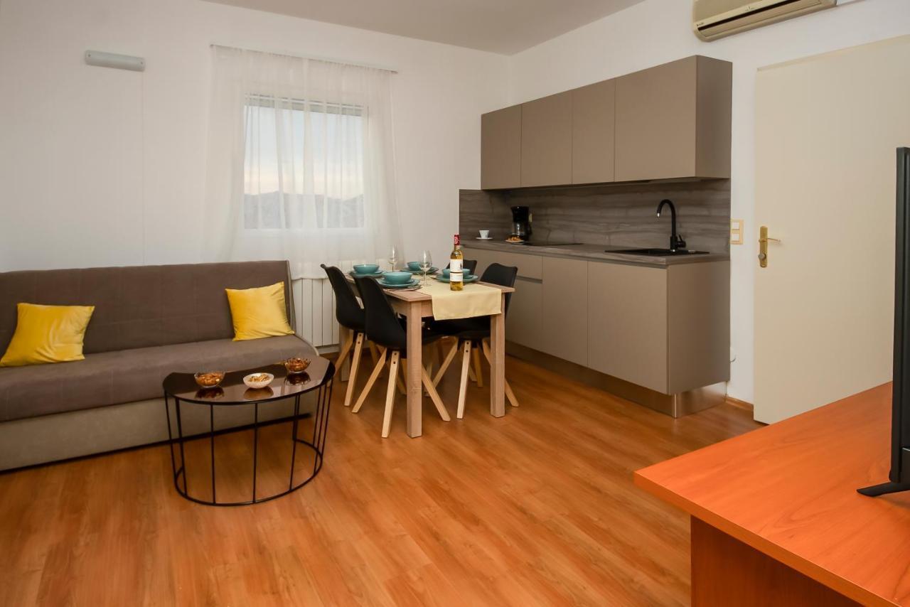 Apartments4You Vodice Esterno foto