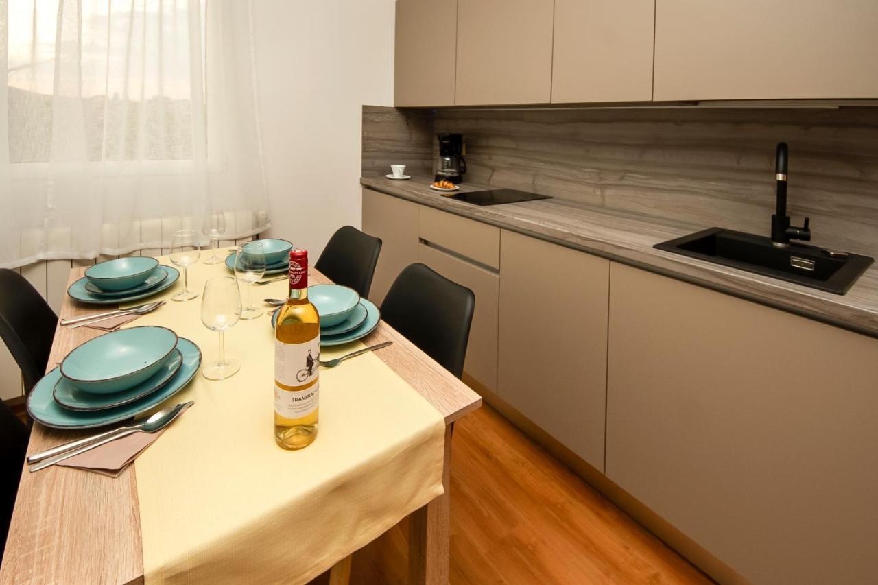 Apartments4You Vodice Esterno foto